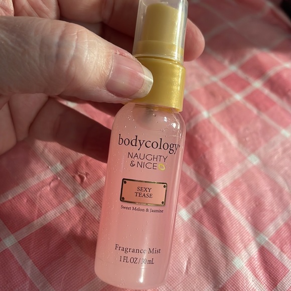 🎈SALE🎈🎀 #17.MAKEUP BUNDLE🎀 - Picture 9 of 12